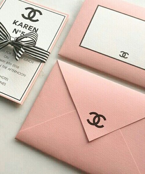 Chanel Birthday Party Decoration, Chanel Inspired Party, Coco Chanel Party, Chanel Birthday Party, Chanel Birthday, 18th Birthday Party Themes, Invitations Pink, Chanel Decor, Chanel Party