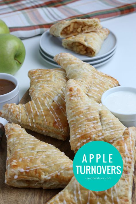 Easy Apple Turnovers | Get the flavors of apple pie without any stress over the crust! This recipe uses premade puff pastry crust for a simple apple hand pie in under an hour. #applepie #applerecipes #fallrecipes #turnovers #cinnamon #remodelaholic #foodieaholic Peach Danish, Apple Crostata Recipe, Cream Danish, Chicken And Potato Curry, Apple Turnover Recipe, Peach Filling, Apple Danish, Apple Turnover, Crostata Recipe