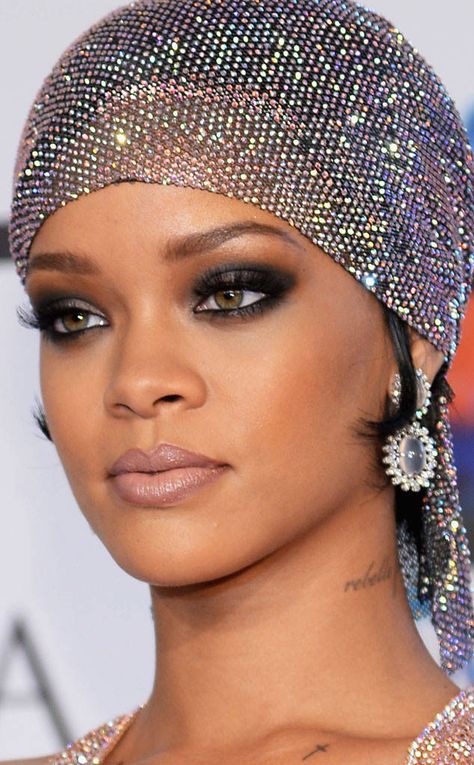 Katy Perry Rihanna, Beyonce Makeup, Rihanna Makeup, Looks Rihanna, Mode Rihanna, Rihanna Looks, Makeup Icons, Celebrity Makeup Looks, Make Up Inspiration