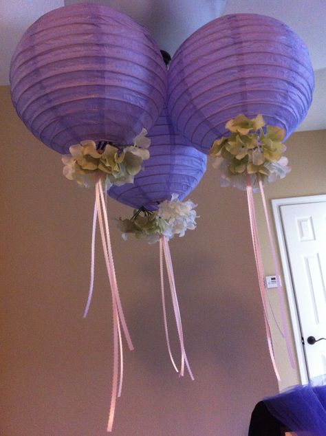 Lanterns Wedding, Spring Tea Party, Paper Lanterns Wedding, Wedding Church Decor, Paper Lantern Decor, Purple Paper, Lantern Craft, Lantern Ideas, Spring Tea