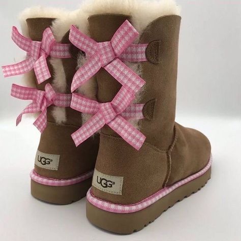 All Posts • Instagram Girl From Ipanema, Brown Winter Boots, Kawaii Shoes, Gyaru Fashion, Pink Bows, Girly Shoes, Foto Ideas Instagram, Pretty Shoes, Dream Shoes