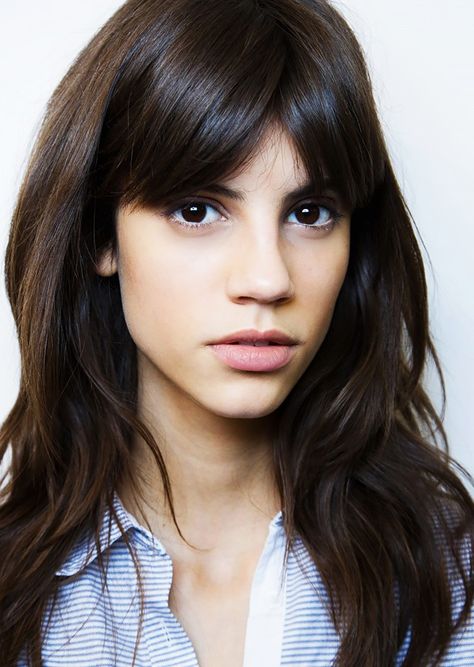 Face Shape: Oval (with a Long Forehead) - parted at the center - The Best Bangs for Every Face Shape via @ByrdieBeauty Narrow Forehead, Best Bangs, One Length Haircuts, Asymmetrical Hairstyles, Long Face Hairstyles, Face Shape Hairstyles, Oval Face Hairstyles, Oval Face Shapes, Hair Styles 2017