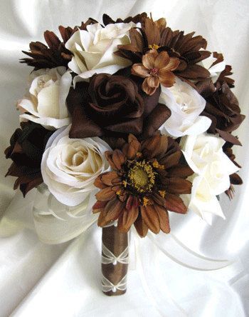 Chocolate Brown Wedding, Brown Wedding Themes, Handmade Wedding Bouquet, Bouquet Bridal, Brown Chocolate, Brown Wedding, Cream Wedding, Silk Flowers Wedding, Brown Flowers