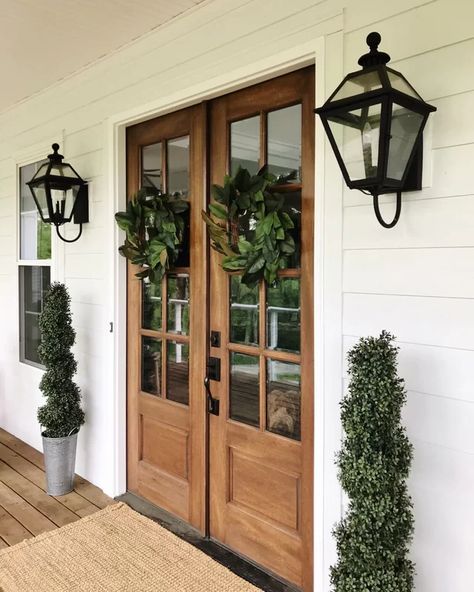 Traditional Outdoor Design Photo by Room Ideas Modern Farmhouse Porch, White Siding, Farmhouse Front Door, Ashley Home, Farmhouse Entryway, Farmhouse Doors, Wood Front Doors, Beautiful Farm, Farmhouse Front