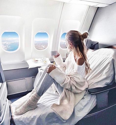 Diy Hack, Airplane Travel, I Want To Travel, Above The Clouds, Travel Goals, Travel Inspo, Oh The Places Youll Go, Travel Lifestyle, Instagram Foto