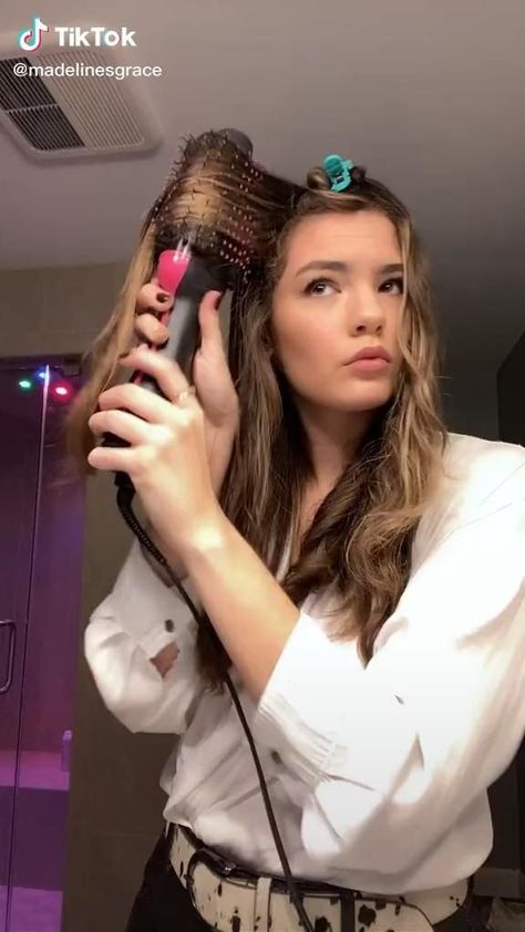 @mumeagency2 | Linktree [Video] | Hair tutorials for medium hair, Hair tips video, Honey blonde hair Revlon Brush, Cute Hairstyle Tutorial, Hair Curling Tips, Dryer Brush, Curly Hair Videos, Hair Dryer Brush, Brunette Balayage Hair, Honey Blonde Hair, Hair Tips Video