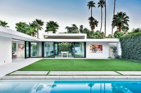 The Lost Krisel by Studio AR+D Architects Palm Springs Houses, Palm Springs Architecture, Palm Springs Home, Palm Springs Style, Casa Country, Mid Century Architecture, Mid Century Modern House, Mid Century House, Clean Modern