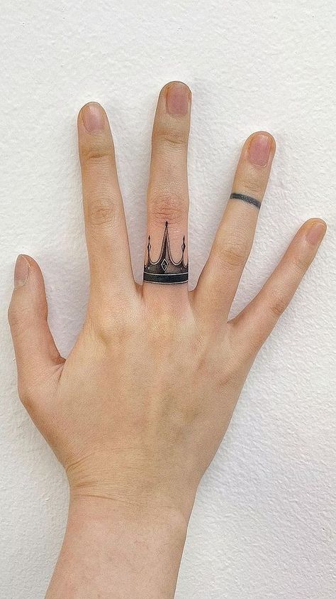 Finger Crown Tattoo Men, King Crown Finger Tattoo, Hand Crown Tattoo, Crown Finger Tattoo Men, Crown Ring Finger Tattoo, Crown On Hand Tattoo, Finger Crown Tattoos For Women, Small Crown Tattoo Men, Crown Ring Tattoo