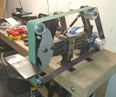 I have been wanting a 2 x 72 belt grinder ever since I started making knives on my wimpy 4 x 36 belt sander. After looking around at some designs I figured I could... Belt Sander Plans, 2x72 Belt Grinder Plans, Diy Belt Sander, 2x72 Belt Grinder, Belt Grinder Plans, Knife Grinder, Diy Belt, Knife Making Tools, Diy Belts