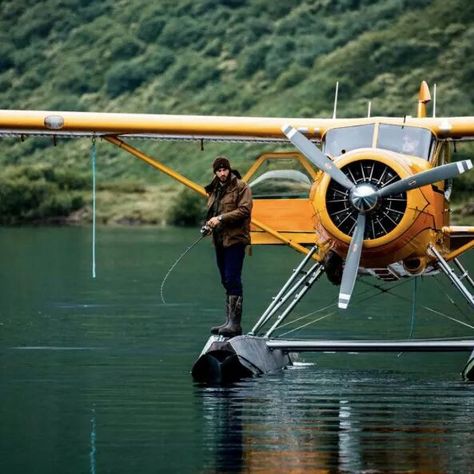 Fly fishing Alaska style. Bush Pilot, Bush Plane, Float Plane, Flying Boat, Vintage Aircraft, Parkour, Kazan, Outdoor Life, Fly Fishing