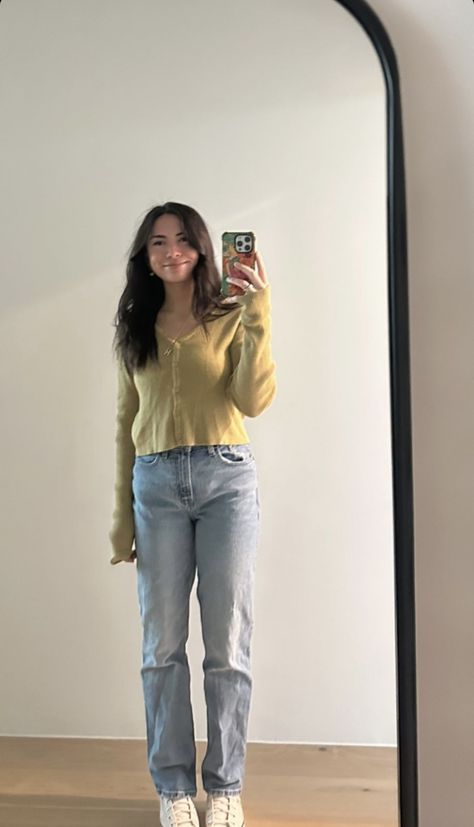 Hayley Pham, Readers Aesthetic, Haley Pham, Book Girlies, Cute Instagram, Favorite Youtubers, Uni Outfits, Wallpaper Cute, Tween Outfits