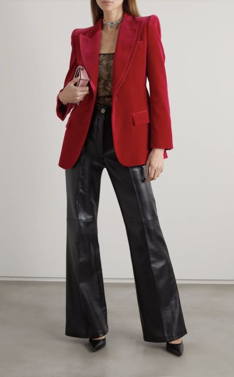 Red Velvet Blazer Outfit, Velvet Blazer Outfit Women, Velvet Blazer Outfit, Red Blazer Outfit, Red Velvet Blazer, Casual Leather Jacket Outfit, Types Of Suits, Velvet Tuxedo, Blazer Outfits For Women