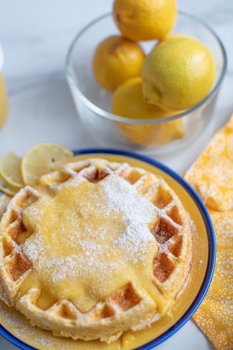 Cream Cheese Chaffle with Lemon Curd Cream Cheese Chaffle, Keto Lemon Curd, Cheese Chaffle, Low Carb Oatmeal, Keto Whipped Cream, Gluten Free Scones, Recipes With Whipping Cream, Lemon Curd Recipe, Keto Cream