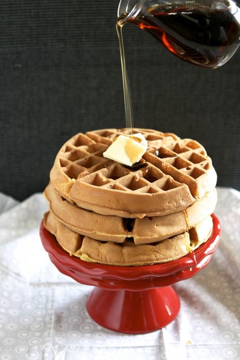 Waffles made with cake batter Cake Batter Waffles, Cake Mix Ingredients, Funfetti Cake Mix, Homemade Waffles, Waffle Cake, Lemon Cake Mixes, Waffles Maker, Funfetti Cake, Waffle Recipes