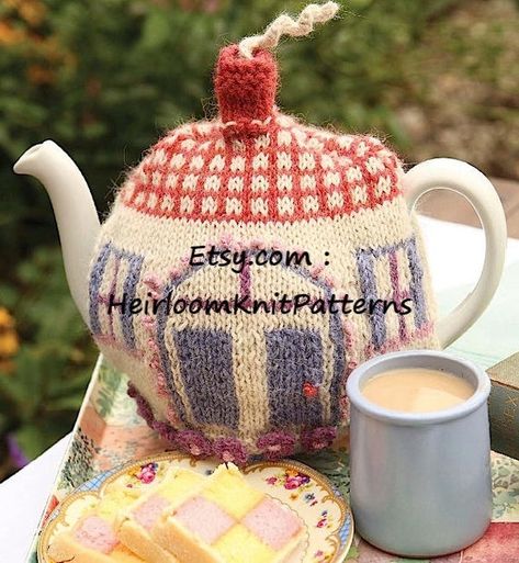 Friendship Tea, Knit Decor, Tea Cozy Pattern, Tea Cosy Knitting Pattern, Knitted Tea Cosies, Teapot Cozy, Tea Cozies, Tea Cosies, Simply Knitting