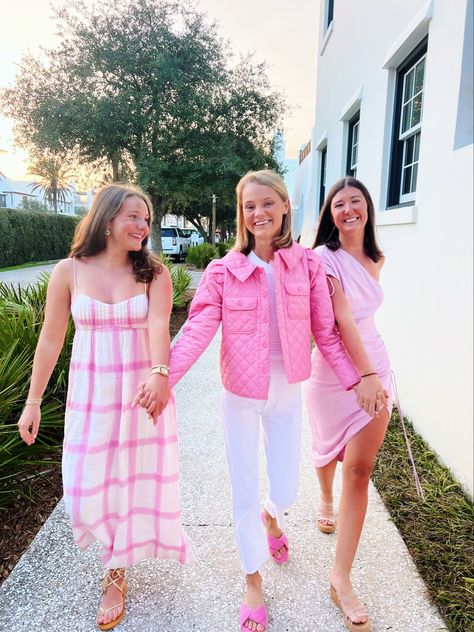 Preppy Photos Of People, Grand Millennial Outfits, Southern Preppy Outfits, Class Outfits, Bridal Shower Outfit, Preppy Southern, Preppy Lifestyle, Cute Preppy Outfits, Cute Summer Dresses