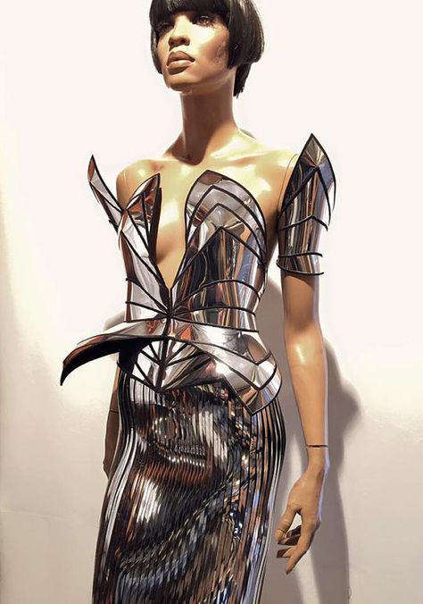 Futuristic Cosplay, Cosplay Corset, Robot Costume, Sci Fi Costume, Robot Costumes, Burning Men, Look Festival, Sci Fi Fashion, Futuristic Fashion