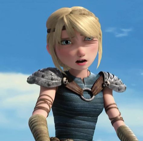 Dragon Movies, Hiccup And Astrid, Cartoon Dragon, Httyd Dragons, Dragon Trainer, Dragon Drawing, How Train Your Dragon, Httyd, How To Train Your Dragon