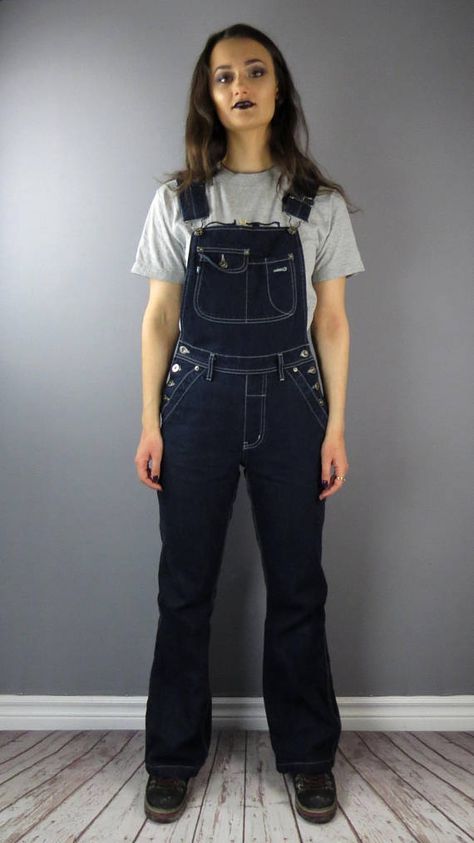 Woman In Overalls, Dark Denim Overalls, Cave Decorations, Style Salopette, Overalls 90s, Bandage Bodysuit, Overalls Fashion, Leotard Tops, Bodycon Jumpsuit