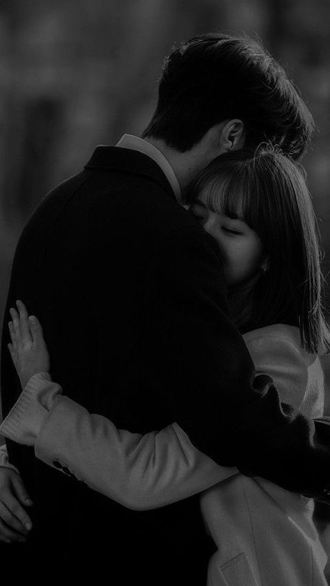 Korean Drama Images, Korean Drama Couple Pics, Aesthetic Couple Hug Pics, Hug Wallpaper Couple, Couples Hug Pose, Hug Couples Pics, Kdrama Hug Scene, Love Hugs Couple, Cupls Images Cute