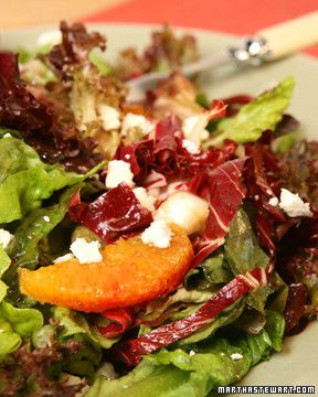 Roasted Shallot Vinaigrette Red Lettuce Salad, Fast Pasta Recipes, Shallot Dressing, Shallot Vinaigrette, Red Lettuce, Roasted Shallots, Lettuce Salad Recipes, Green Salad Recipes, Vinaigrette Recipe