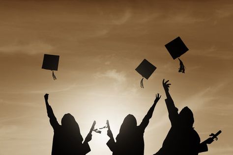 How to Write a Graduation Speech Everyone Will Remember | If you’re facing writer’s block, let these clever graduation speech ideas guide you. College Graduation Aesthetic, Dream Board Pictures, Graduation Aesthetic, Graduation Picture Ideas, Graduation Songs, Graduation Speech, Graduation Art, Mark Cuban, Vision Board Images