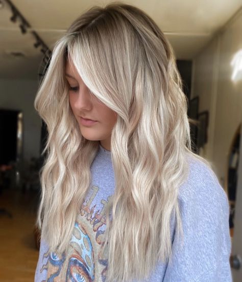 Framing Pieces, Blonde Hair Goals, Blonde Hair With Roots, Money Pieces, Perfect Blonde Hair, Bright Blonde Hair, Summer Blonde Hair, Blonde Hair Transformations, Cool Blonde Hair