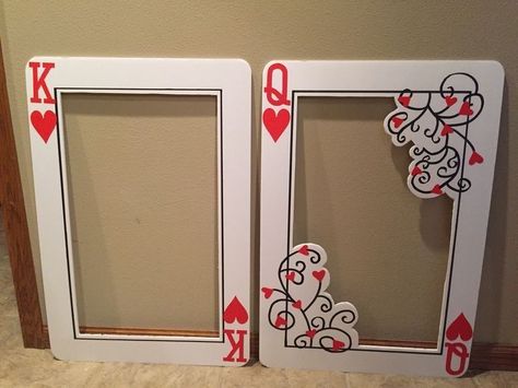 King And Queen Theme Wedding, Casino Party Ideas Diy, Cards Theme Party Decorations, Casino Bulletin Board, Las Vegas Centerpieces, King And Queen Theme Party, King And Queen Birthday Party Ideas, King Of Hearts Birthday Theme, Vegas Nights Party Theme