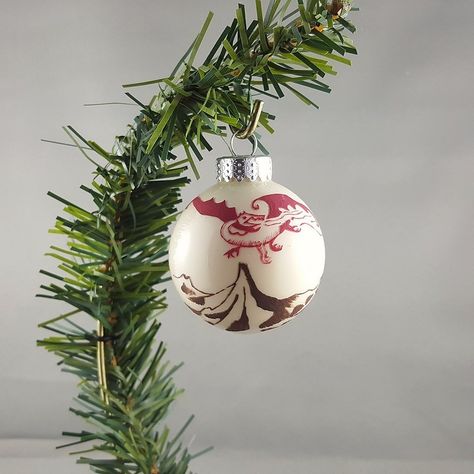 Smaug over the Lonely Mountain ornament - The Hobbit #mynerdyornaments Lord Of The Rings Christmas Ornaments, Lotr Christmas Ornaments, Lotr Ornaments, Lord Of The Rings Christmas Tree, Lotr Tree, Nerdy Ornaments, Lord Of The Rings Christmas, Hobbit Christmas, Lotr Christmas