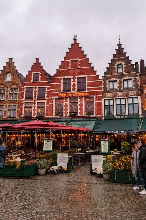 At the end of the year, the picturesque town of Bruges transforms into a winter wonderland. In this blog post, we're sharing everything you need to know about visiting the Christmas Market in Bruges, Belgium. Bruges Christmas Market, Brussels Christmas, European Bucket List, Visit Belgium, In Bruges, Bruges Belgium, Belgium Travel, End Of The Year, Christmas Market