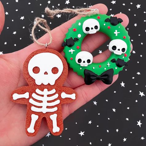 Spooky Christmas Tree Ornaments Gingerbread Skeleton or | Etsy Navidad Dark, Spooky Christmas Tree, Merry Gothmas, Skull Christmas, Spooky Wreath, Scary Christmas, Spooky Christmas, Newbury Park, Creepy Christmas