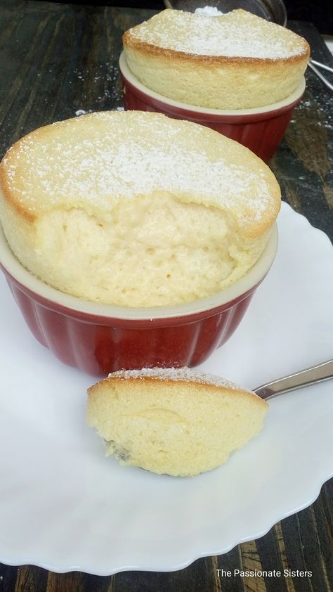 Vanilla Souffle Recipes, Vanilla Dessert Recipes, Souffle Recipes Easy, Vanilla Souffle, Custard Dessert Recipes, Random Desserts, Deserts Recipes, Souffle Recipe, Vanilla Desserts