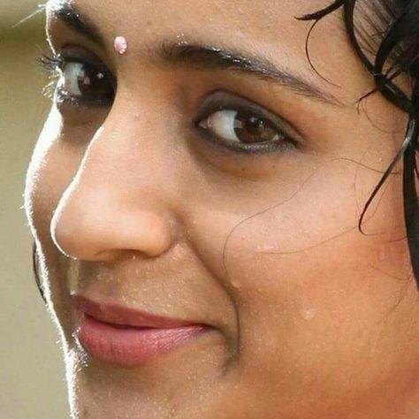 Pretty Nose, Nose Piercing Hoop, Trisha Krishnan, Actress Images, Glamour Beauty, Beauty Face Women, Face Photography, Bollywood Girls, India Beauty