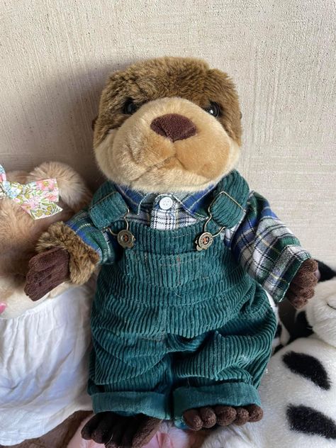 Build A Bear Outfits, Jellycat Stuffed Animals, Country Pop, Bear Outfits, Music Aesthetic, Cute Stuffed Animals, Before Bed, Build A Bear, Cute Toys