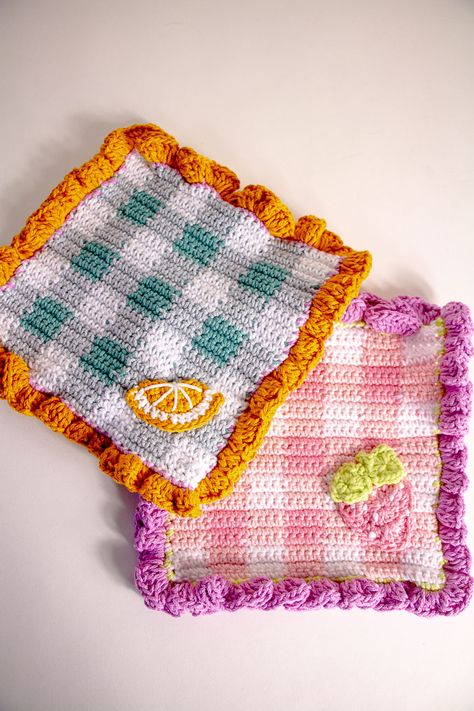 Gingham Grove Dishcloths - I Like Crochet Gingham Crochet, Crochet Pot Holders Free Pattern, Coaster Crochet, Crochet Pot, Dishcloth Crochet Pattern, Potholder Patterns, Crochet Dishcloth, Knit Ideas, Dishcloth Pattern