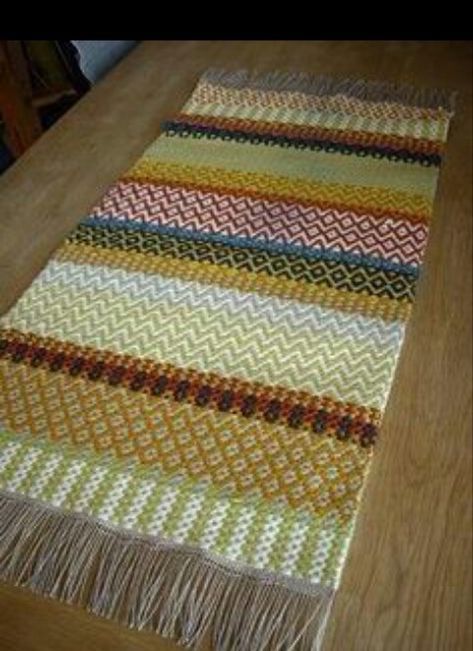 Embroidery Weaving, Swedish Weaving Patterns, As A, Swedish Embroidery, Weaving Loom Diy, Card Weaving, Rigid Heddle Weaving, Weaving Tools, Swedish Weaving