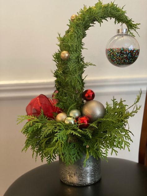 Fresh Christmas arrangment. #grinch #grinchtree #christmas #arrangement #fresh Grinch Flower Arrangement, Grinch Tree, Grinch Trees, Christmas Board, Creative Flower Arrangements, Floral Arrangements Diy, Flowers Arrangements, Fresh Flowers Arrangements, Christmas Floral