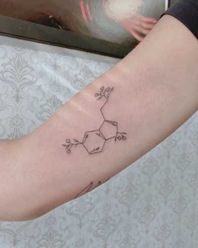 Serotin Tattoo, Serotonin Flower Tattoo, Serotonin Tattoos Unique, Serotonin Molecule Tattoo Flower, Fineline Tattoos Minimalist, Slp Tattoo, Seratonin Bee Tattoo, Dopamine Tattoo Flower, Serotonin Tattoos For Women