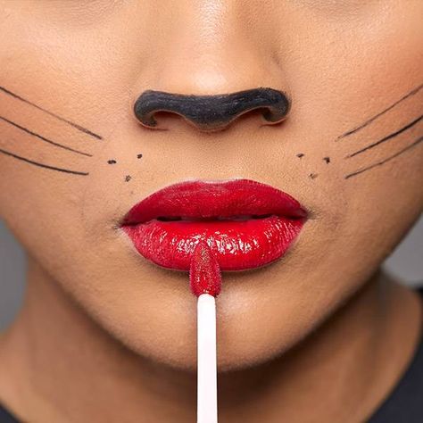 Cat Makeup Look, Cat Costume Makeup, Makeup Look For Halloween, Cat Face Makeup, Cat Makeup Tutorial, Simple Cat Makeup, Halloween Makeup Kits, Cat Halloween Makeup, Essential Makeup Brushes