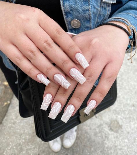 nude nails with white lines, nude nail designs 2022, nude nails 2022, classy nude nails, nude nails with design, acrylic nails with white outline, almond nails with white lines, white line nail design, white swirl nails, white french nails, almond nails, white swirl almond nails Almond Nails With White Lines, Outline Almond Nails, White Swirl Almond Nails, Nude Nails With White Lines, Nails With White Lines, Line Nail Designs, White Almond Nails, Nails With White, White French Nails