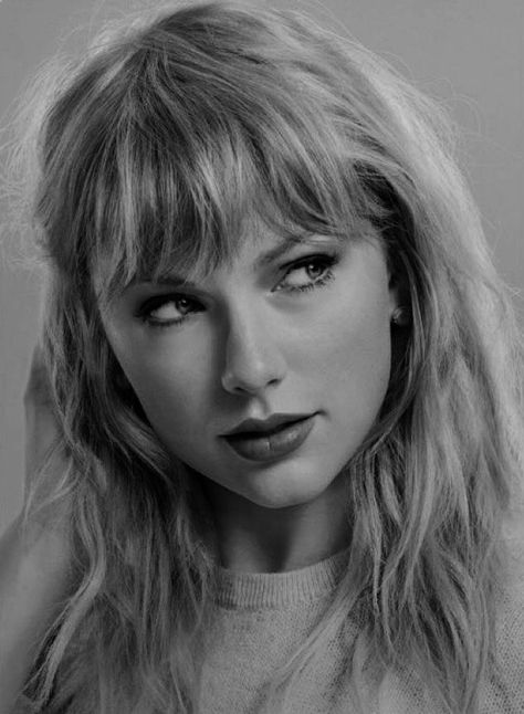 Reference Photos Celebrities, Taylor Swift Portrait Reference, Taylor Swift Art Reference, Taylor Swift Reference For Drawing, Taylor Swift Portrait Photography, Taylor Swift Face Portrait, Celebrities To Draw, Taylor Swift Portrait Drawing, Taylor Swift Sketch Pencil