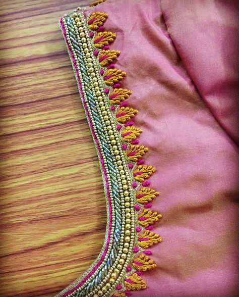 Mudi Kuttu Maggam Work, Silk Saree Blouse Designs Patterns, Kids Blouse Designs, Wedding Saree Blouse Designs, Cutwork Blouse Designs, Simple Embroidery Designs, Wedding Blouse Designs, Simple Blouse Designs, Hand Embroidery Videos