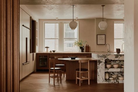 Facebook Upper West Side Apartment, White Oak Table, Moody Interiors, Manhattan Apartment, Minimalist Apartment, General Assembly, Classic Architecture, Upper West Side, Stone Countertops