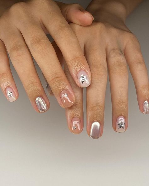 Gen Nails Design, Shorter Gel Nails, Short Esthetician Nails, Organic Nail Art, Korean Style Nails Short, Japanese Manicure Design, Funky Bridal Nails, Nail Art On Short Natural Nails, Short Artsy Nails