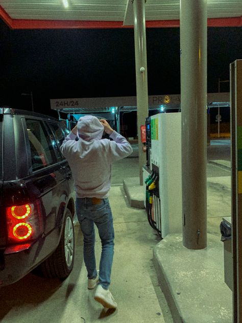 station essence Photo Station Essence, Gas Station Aesthetic Photoshoot Men, Gas Station Pics Men, Petrol Station Photoshoot, Photography Inspo Photo Ideas, Insta Photo Ideas Car, Gas Station Photoshoot Night, Gas Station Aesthetic Photoshoot, Gas Station Photoshoot Instagram