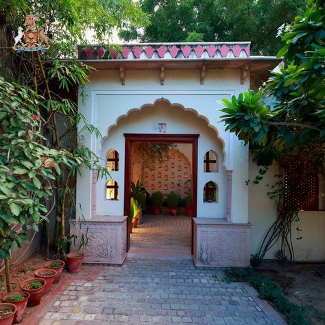 Jaipur House Design, Haveli Design Houses Rajasthan, Haveli Design Houses, Mandawa Haveli, Indian Interior Design, House Flowers, India Home Decor, Temple Design For Home, Indian House