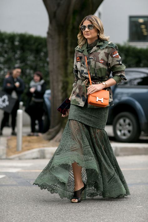 MFW Day Three Milan Fashion Week Street Style, Street Style Fall Outfits, Camouflage Jacket, Popsugar Fashion, Looks Street Style, Street Style Trends, Autumn Street Style, Street Style Inspiration, Perfect Style