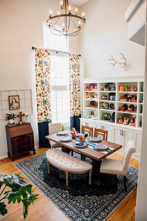 A dining room with tall ceilings, white walls, and hardwood floors. Tall Ceiling Dining Room, Diy Built In Storage, Dining Room Storage Wall, Office Dining Room Combo, White Cabinet Hardware, Old Living Room, Props Storage, Oversized Furniture, Dining Room Combo