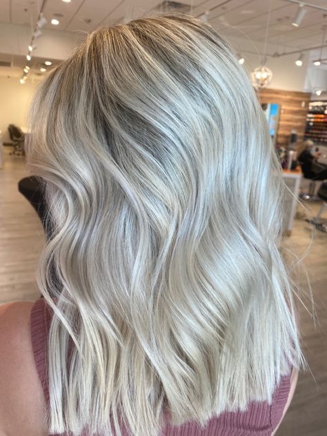 Blonde Babylights, Blonde Ideas, Lob Cut, Pearl Blonde, Hair Goal, Hair Pics, Hair Color Options, Cool Blonde, Blonde Hair Shades