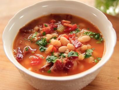 Beef and Cannellini Bean Minestrone Recipe | Giada De Laurentiis | Food Network Bean With Bacon Soup Recipe, Bean With Bacon Soup, Bacon Soup Recipes, Ree Drummond Recipes, Tuscan Bean Soup, Bean And Bacon Soup, Side Items, Bacon Soup, Food Network Canada